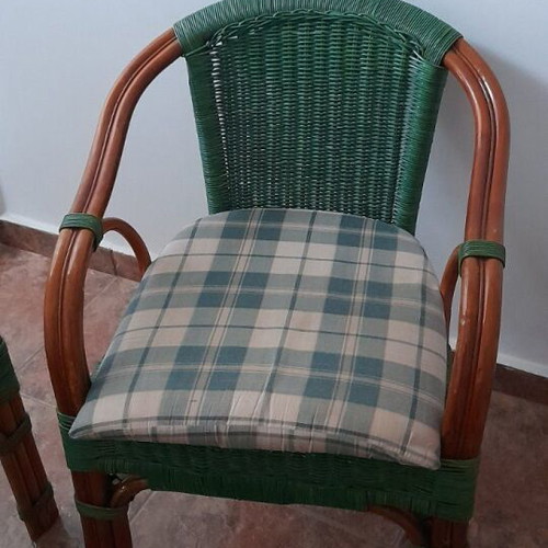 Bamboo set of 4 pieces like new with cushions