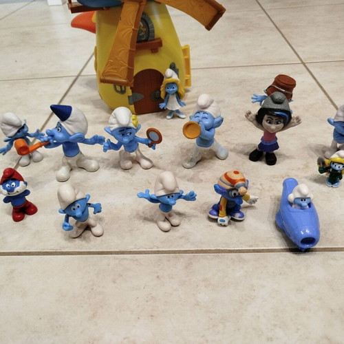 Smurfs figures and house used