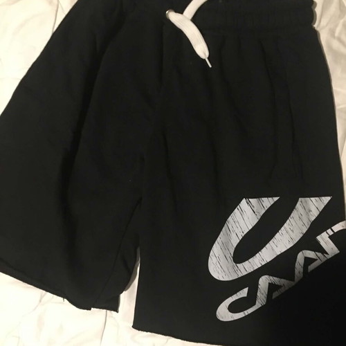 Caan Bermuda shorts size M like new, black color