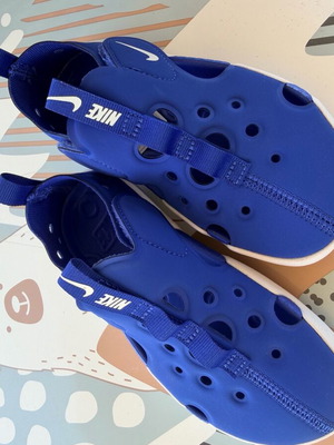 Nike blue summer shoe size 28 like new