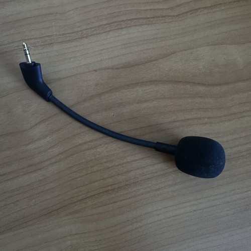 HyperX gaming headset used with detachable microphone and cable