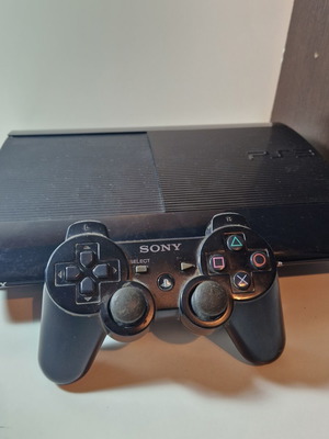 Sony PlayStation 3 Super Slim конзола като нова с контролер и игра