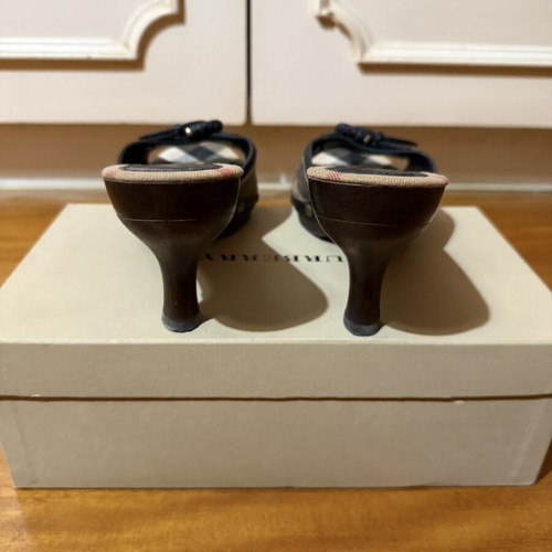 Burberry vintage women's mules like new, Nova Check pattern
