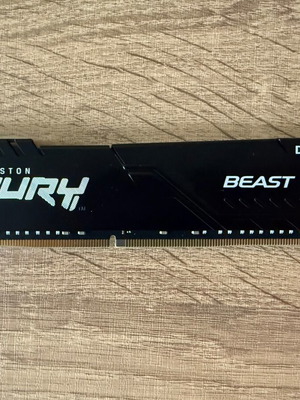 Kingston FURY Beast 32GB DDR4 3200MHz like new