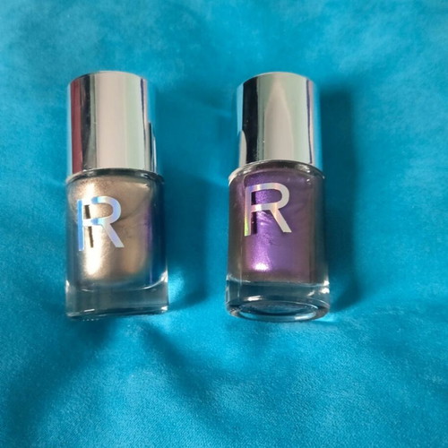 Revolution nail polish with holographic effect, shades Evil Queen and Pixie