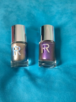 Revolution nail polish with holographic effect, shades Evil Queen and Pixie