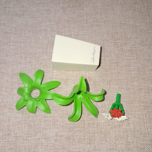 Playmobil flower pot with plant