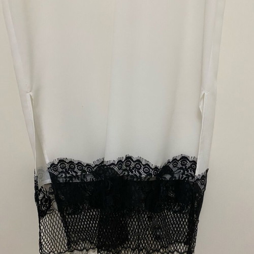 Blouse dress like new with necklace, black and white