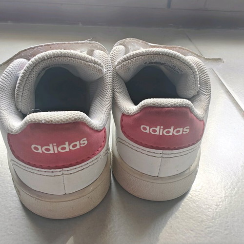 Adidas Advantage Lifestyle Court Lace baby shoes like new no 22