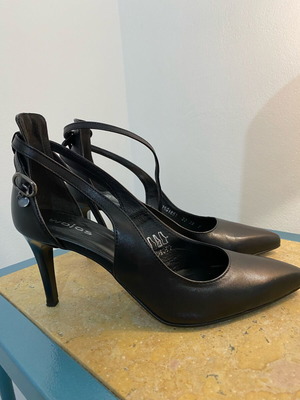Γόβες So Chic By Vsk δερμάτινες σαν καινούργιο, μαύρες, νούμερο 39