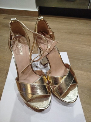 Gold sandals new, size 39