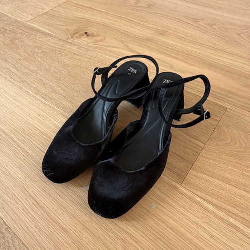 Velvet pumps with block heels black like new Zara