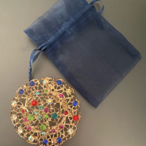 Pin used, multicolored
