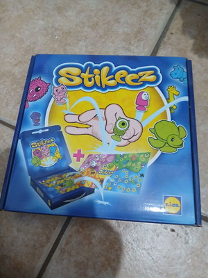 Stikeez collectible suitcase with pouch, dice and cases, like new