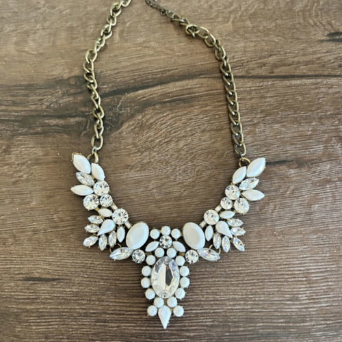 Vintage necklace used for impressive looks