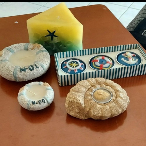 Vintage candle set like new, various shapes including ceramic and tealight