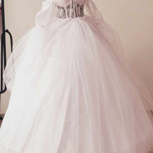 Wedding dress new, white color