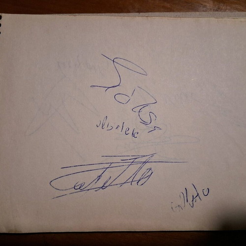 Handwritten autographs of Panathinaikos players used, authentic