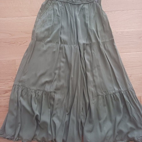 Attrattivo pants size Small green like new