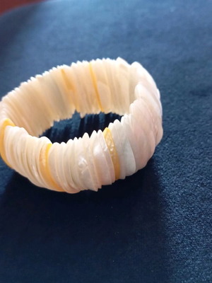 Elastic women's bracelet used, white, diameter 5cm