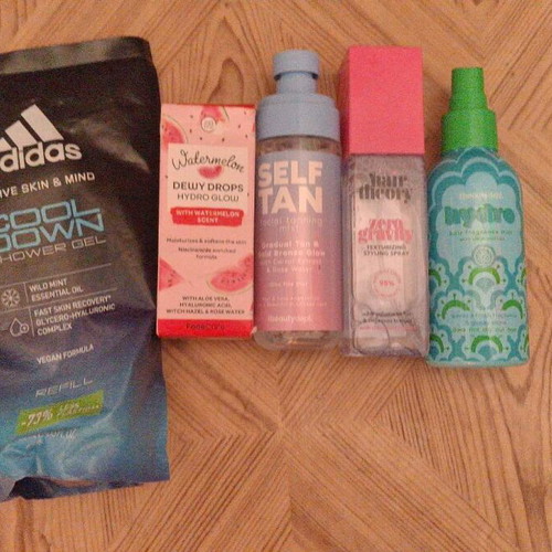 Shower gel and face and hair products new, lot