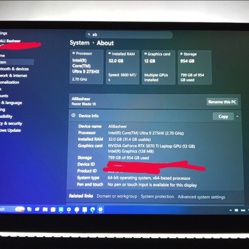 Razer Blade 18 2025 Gaming Laptop Dual 4k UHD+ 240 Hz FHD+ 440 Hz