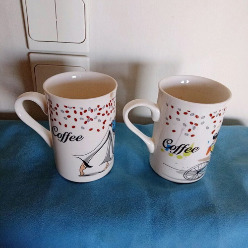 Porcelain coffee mugs used, set of 2, 220-230 ml, with small chip