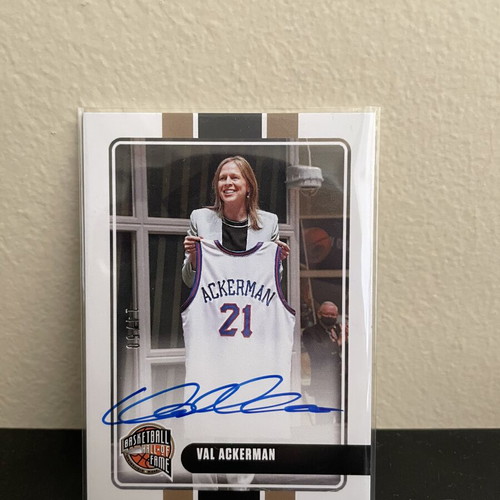 2020-21 Panini HOF Val Ackerman On Card Auto, like new