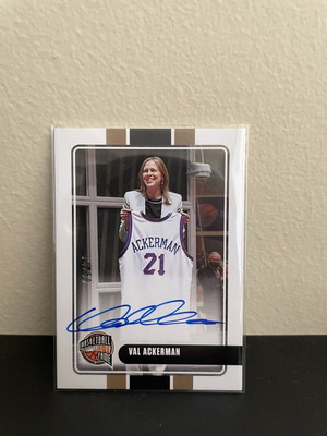 2020-21 Panini HOF Val Ackerman On Card Auto, like new