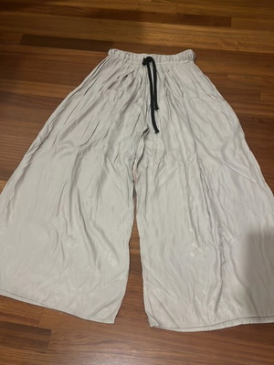 Devotion Flowy Pants like new, size S, icey beige
