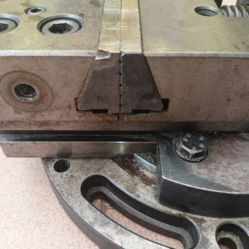 Machine Vise used with rotating base, 36kg, 150mm jaws