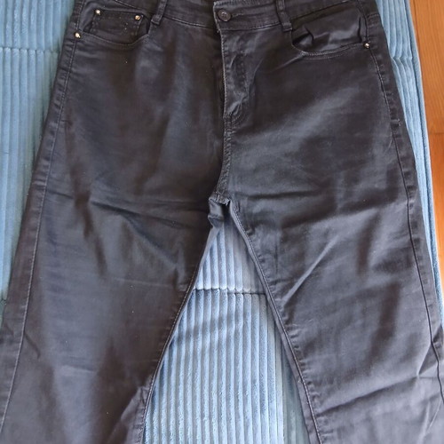 Capri women's pants like new, size 42, black