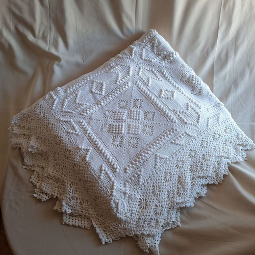 Vintage handmade white cotton bedspread blanket, Kouverli Yfanto