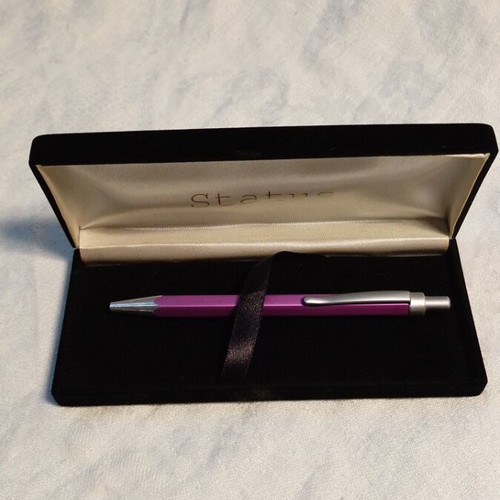 Vintage Status Pen with Case like new