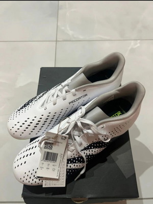 Adidas Predator Accuracy 4 football shoes new, size 45, black and green