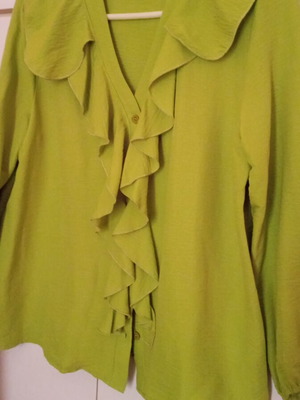 Women's shirt with ruffles and buttons, like new, green, size M
