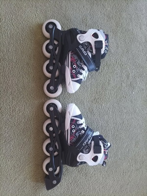 Inline Rollers Head adjustable size 26-31 like new with protective gear