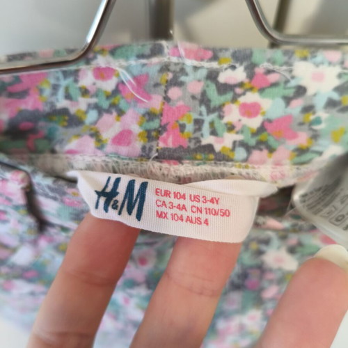 H&M floral jegging pants for girls 3-4 years like new, size 104 cm