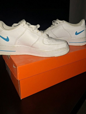 Nike Air Force 1 38,5 σαν καινούργιο, μπλε και άσπρο