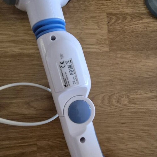 Massage device like new with 4 attachments and 3 functions