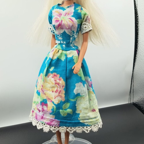 Vintage doll dress like new, cotton and lace details