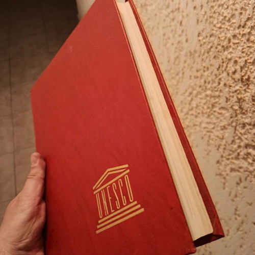 Unesco Encyclopedia 5 Volumes like new, Greek