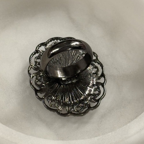 Vintage Cameo Ring in Anthracite Gray Like New