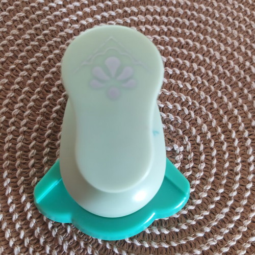 Corner Paper Punch new, ideal for crafts and scrapbooking
