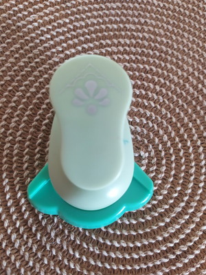 Corner Paper Punch new, ideal for crafts and scrapbooking
