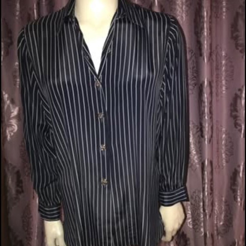Shirt unused, fabric wrinkle-free, like new, size 4