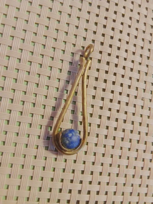 Vintage pendant with lapis lazuli and geometric design, like new