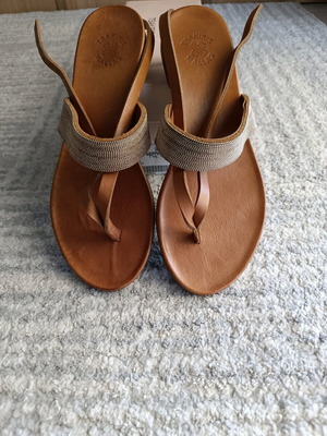 Tsakiris Mallas sandals tan like new, size 40