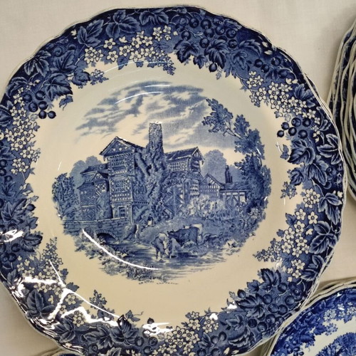 Romantic England 38-Piece Dinnerware Set used, J. & G. Meakin