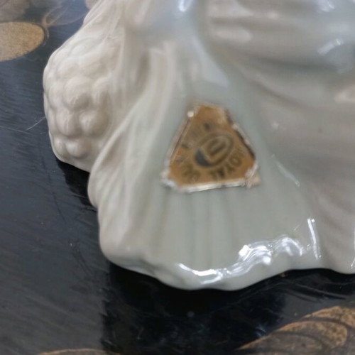 Royal Dux porcelain bird like new